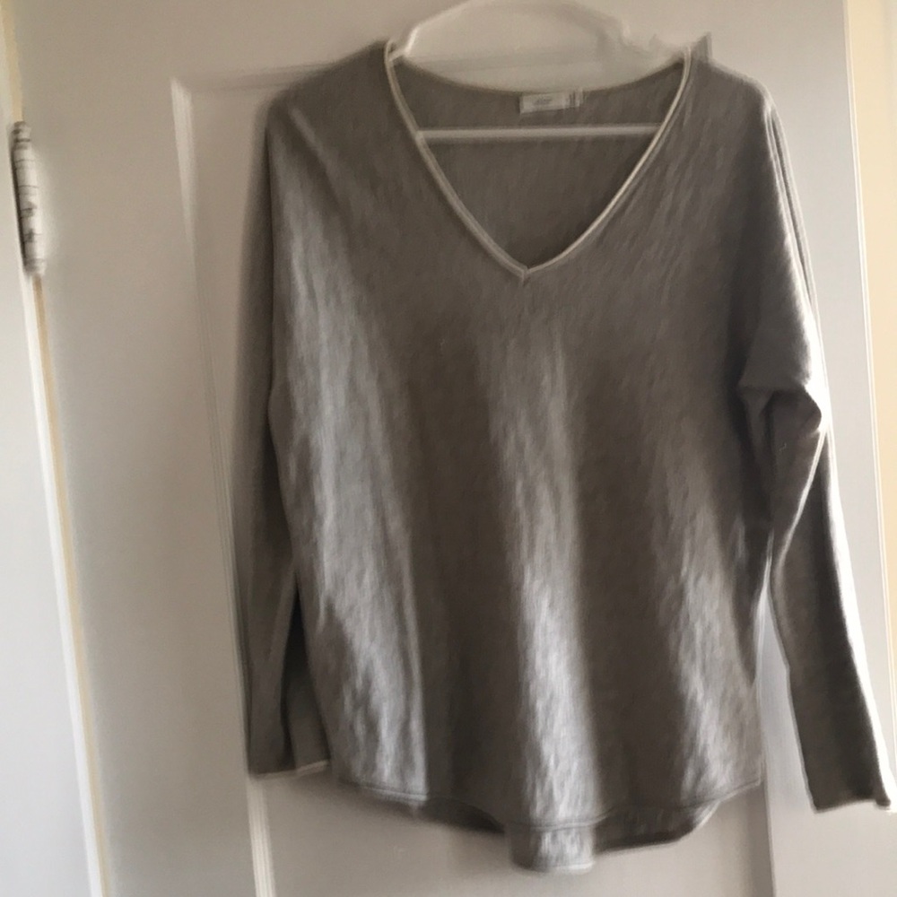 Vince Gray Relaxed Long Sleeve Sweatshirt